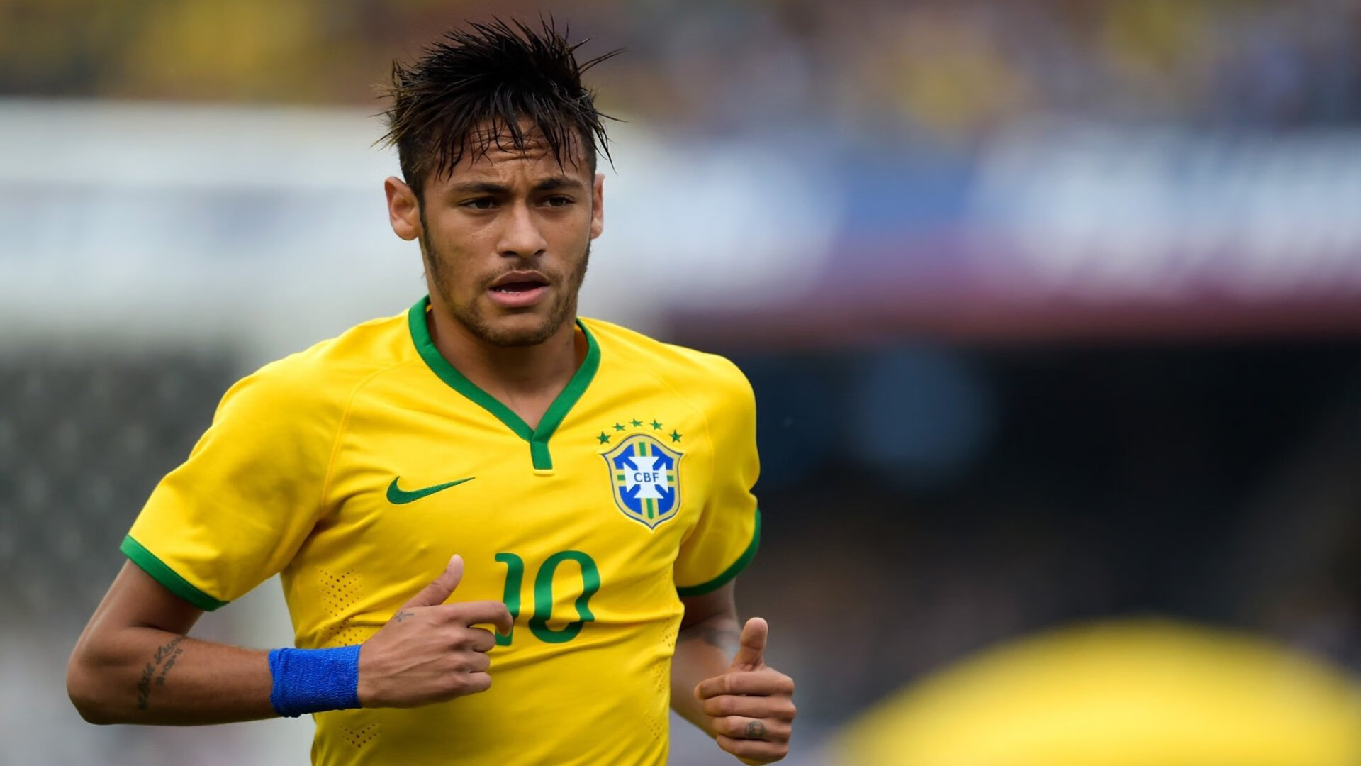 爆冷首场状态出色，中国队观众沸腾！，纳达尔重返赛场观众掌声雷动